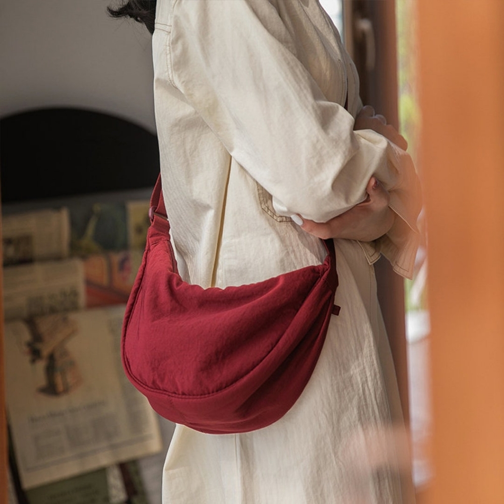 UNIQLO Unisex Round Mini Moon Shoulder Crossbody Bag in Wine Red